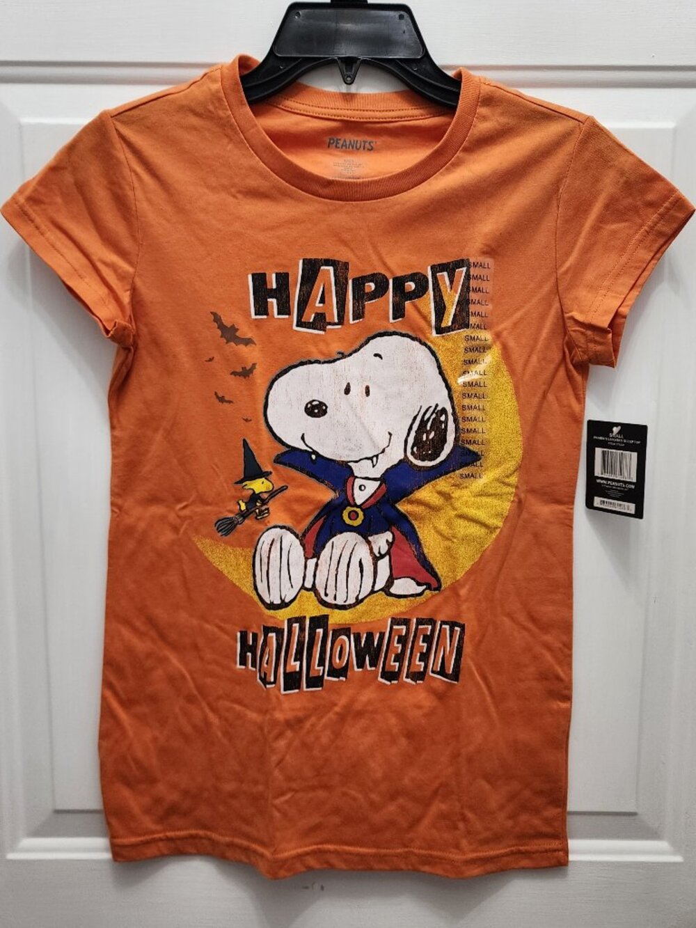 NWT Peanuts - Vampire Snoopy and Woodstock Women's Graphic Shirt Size S